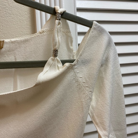 Elegant Top - Picture 2 of 5